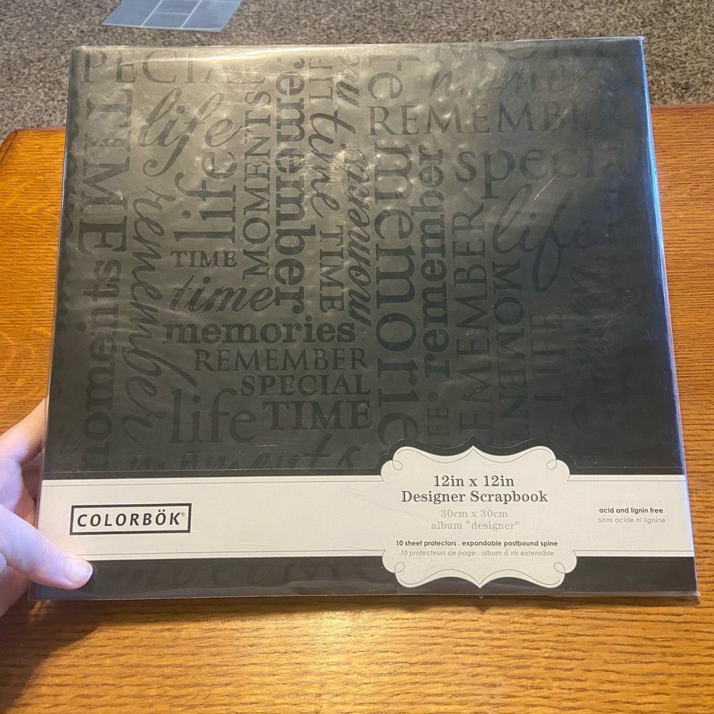 5/$10 | COLORBOK | 12inx12in | Designer Scrapbook Album with 10 Sheet Protectors